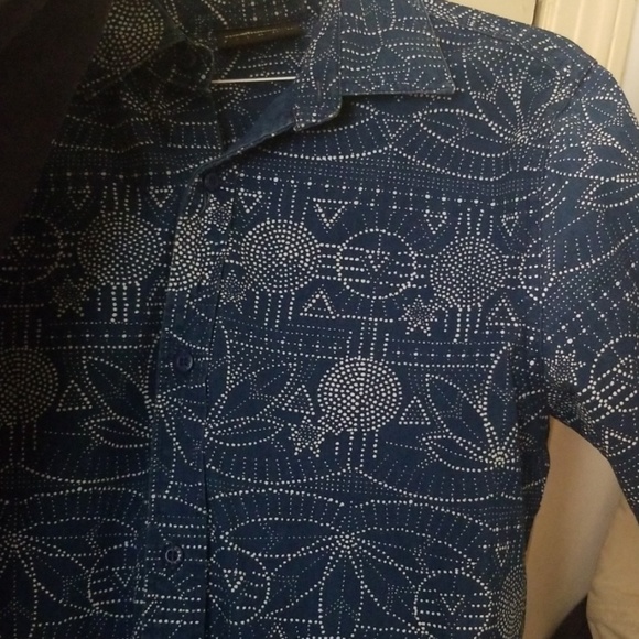 Men's shirts - Picture 3 of 6